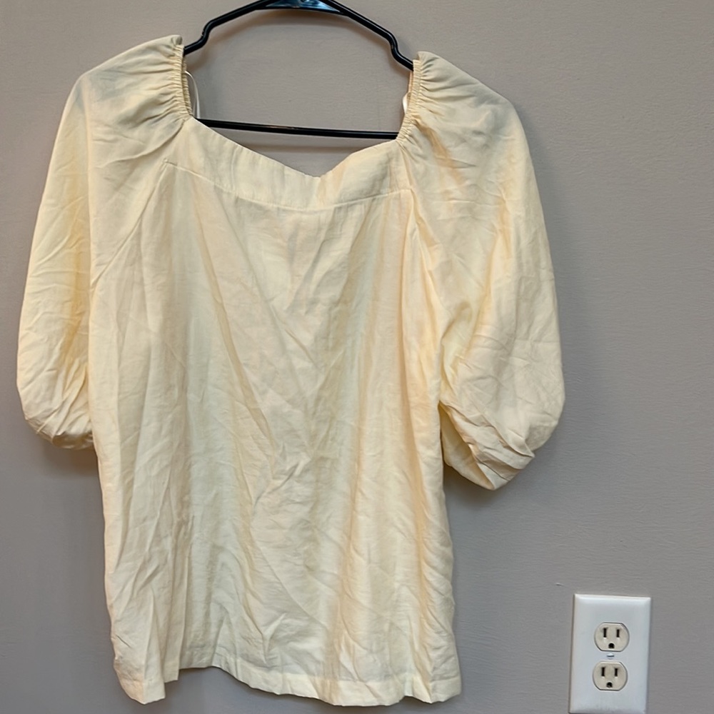 Yellow blouse - Picture 3 of 3